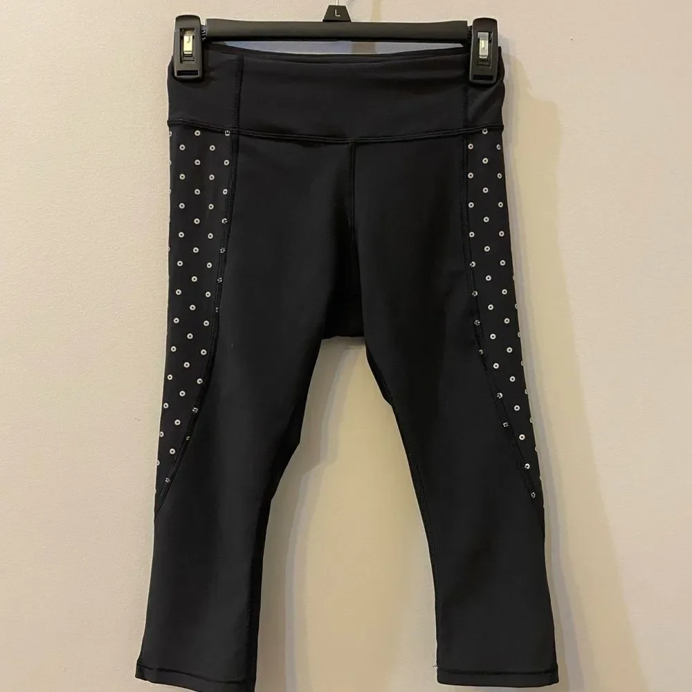 Lululemon Tight Stuff Sequin Dot Crop Black Leggings Women Size 4